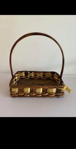 Cesta de vime e madeira para decoração ou Páscoa