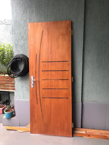 Porta de madeira (sem o marco)