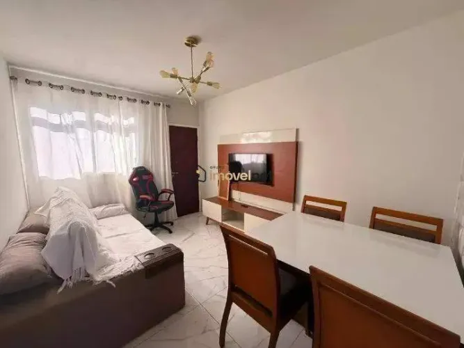 Apartamento Mobiliado com 2 Quartos em Excelente Localização