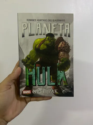 Combo de 4 livros da Marvel (vingadores; planeta hulk; x-men e demolidor)