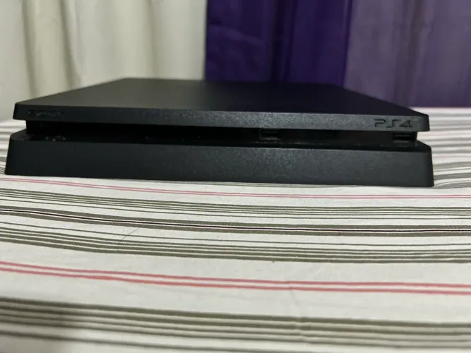 PS4 Slim 500GB + Controle Original + 2 Jogos