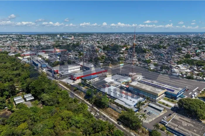 Terreno dos Sonhos em Manaus: Espaço e Comodidade