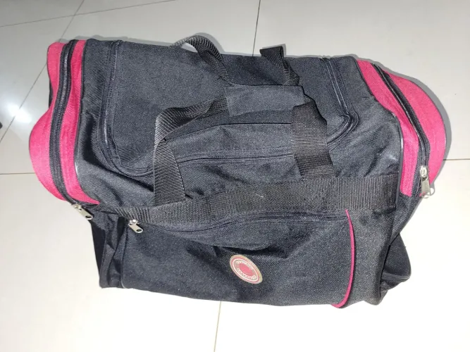 Bolsa de viagem preta