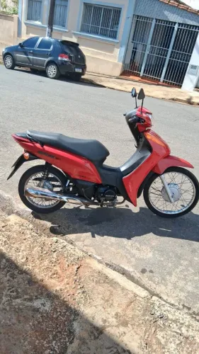Vendo Honda biz ano 2013.