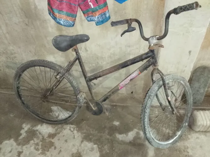 Estou vendendo essas bicicletas, elas estão paradas já faz uns meses
