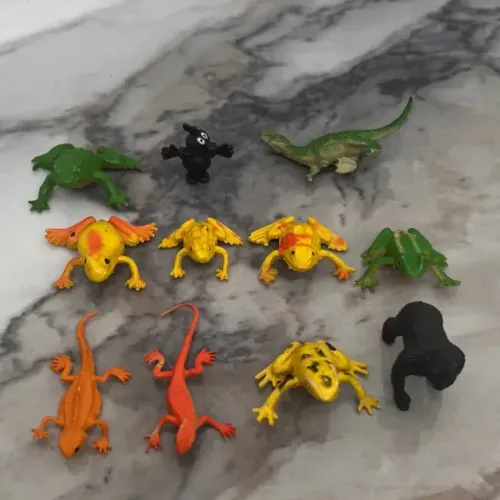 Kit 11 Miniaturas Animais Borracha Coleção Sapo Lagarto