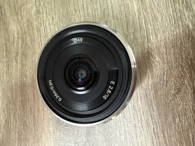 Lente Sony Sel 16mm F/2.8 Grande Angular E-mount (Usado)