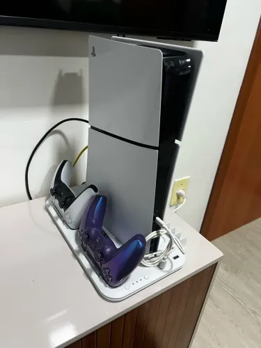 PlayStation 5 (PS5) Slim / Completo com 2 Controles e Base de Carregamento