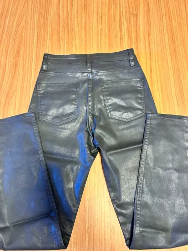 Calça skinny preta resinada, 36, Shoulder