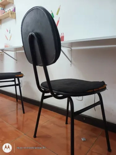 4 cadeiras secretária fixa