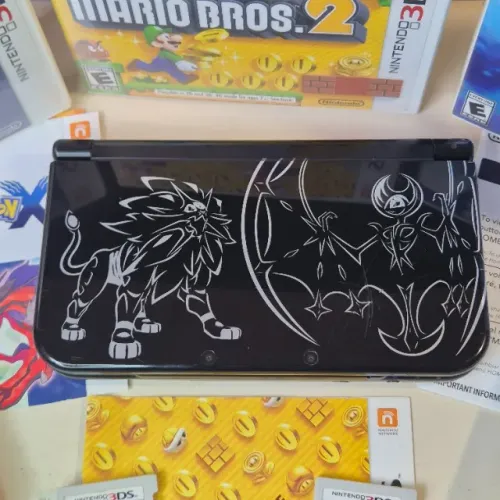 NEW Nintendo 3DS Solgaleo Lunala Black Edition - DESTRAVADO