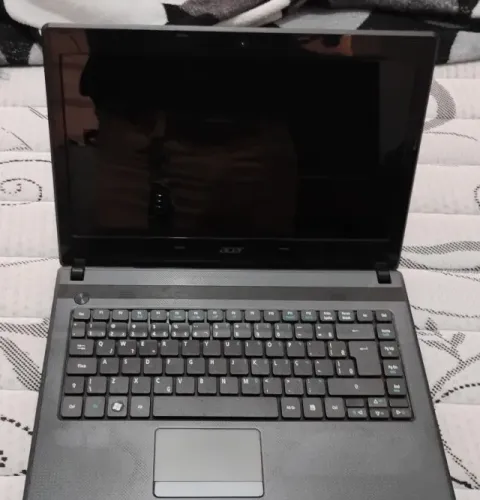 Notebooks, conformes nas fotos-3 por R$200,00 Leia o anuncio, Todo