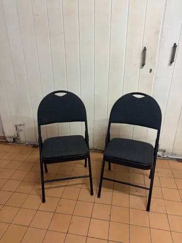 Par de cadeiras estofadas