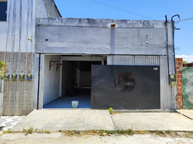 Galpao de 162m² no bairro Cambeba.
