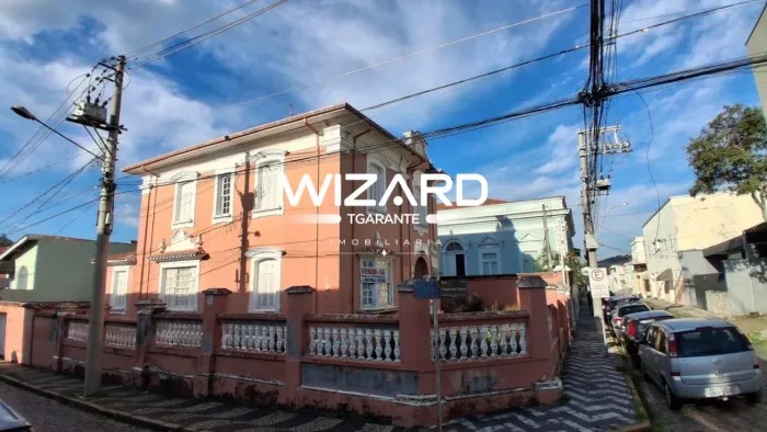 Sobrado Antigo no Centro de Amparo para venda ou locação