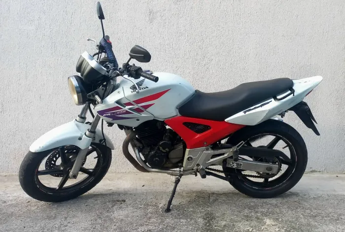 VENDO OU TROCO CBX 250cc TWISTER