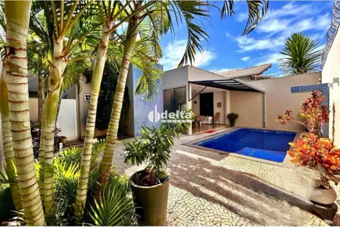 Casa disponível para locação no bairro Morada da Colina em Uberlândia-MG