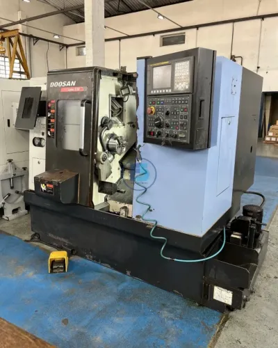 Torno CNC Doosan Lynx 220A - Único dono!