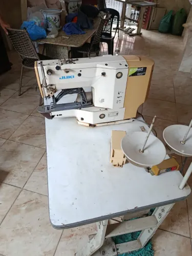Máquina de costura