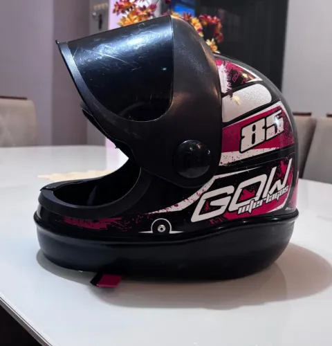 Capacete GOW