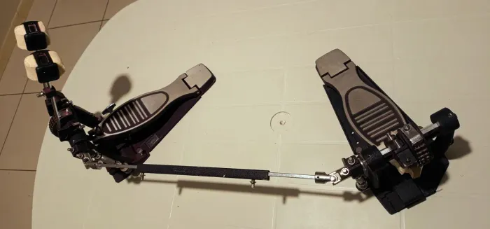 Pedal duplo seminovo