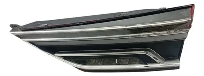 Lanterna Lado Direito Tampa Traseira Audi Q3 21/22