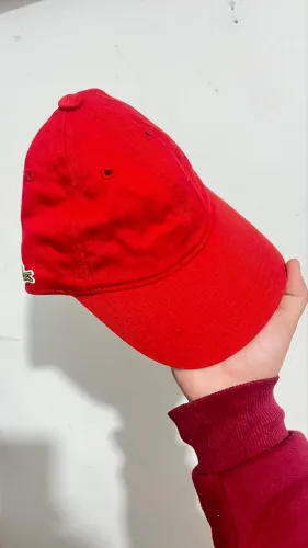 Boné Lacoste original tamanho (P) formato pequeno