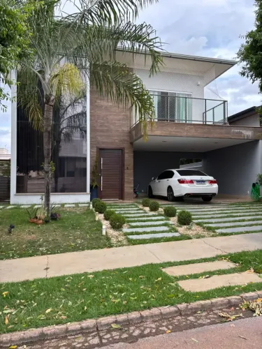Sobrado para aluguel possui 200 metros quadrados com 3 quartos em Condomínio Belvedere - C