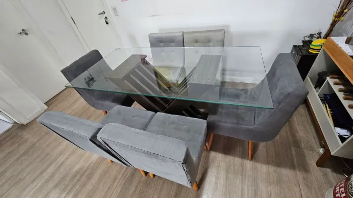 Mesa de jantar com 6 cadeiras