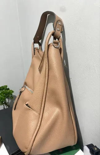 Bolsa nova e espaçosa