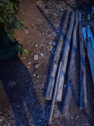 4 escoras de madeira para obra