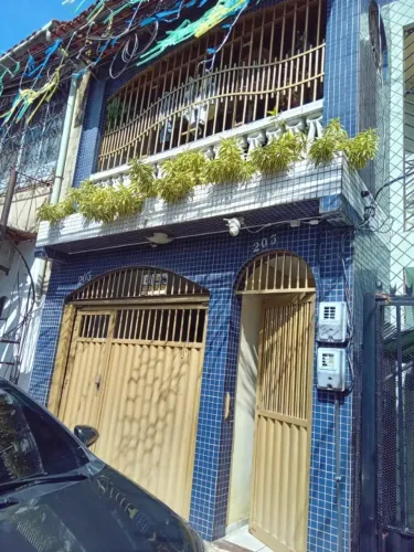 Moura Gestor Imobiliario, Vendo casa, 5 suite, 3 suite em Cima 2 em baixo. Belem Para.