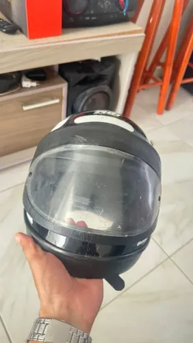 Vendo um capacete protork 788 preto