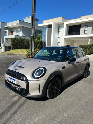 Mini Cooper S 2.0 Turbo 16V 5P Aut. 2024