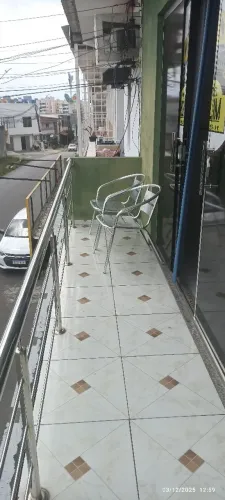 Alugo suíte mobiliada.