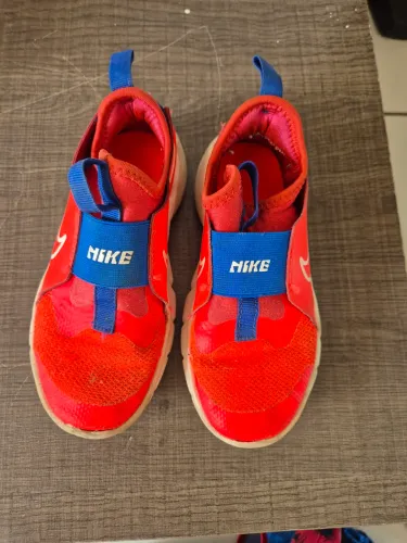 Vendo tênis infantil original Nike