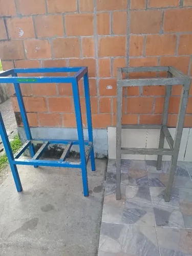 Armação de ferro 50x50cm por 1.15 metros de altura