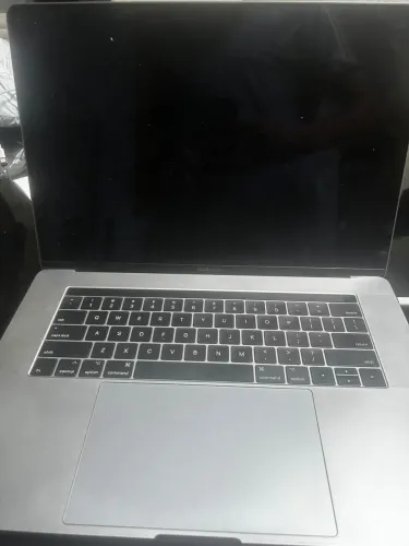 Macbock pro i7