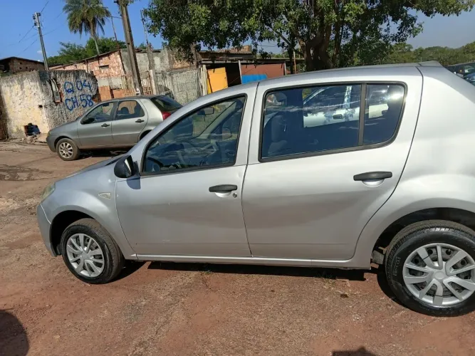 Renault Sandero Authentique Hi-flex 1.0 16V 5P 2011