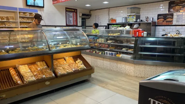 Contrata se, padeiro confeiteiro mestrinho