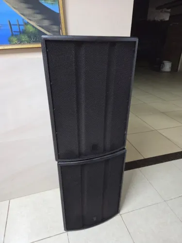 2 Caixas acústicas passivas JBL