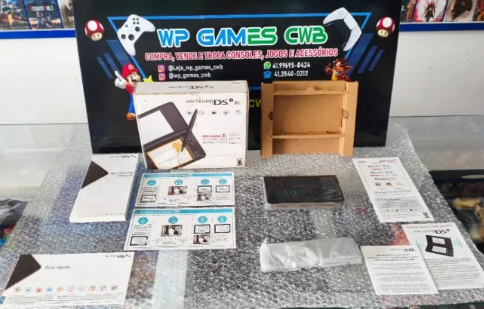 NINTENDO DSi XL NA COMPLETO NA CAIXA
