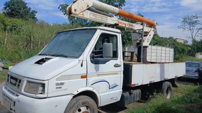 CAMINHÃO CESTO AÉREO IVECO