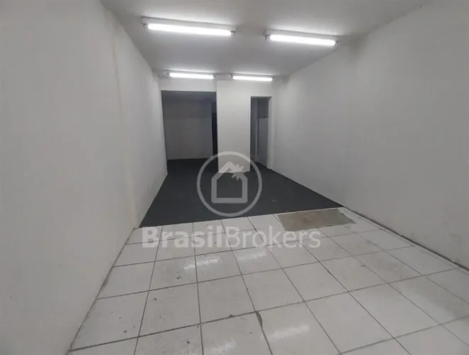 Loja Comercial de Rua com 58 m² no Largo da Abolição Ponto de Alto Fluxo e Farta Condução