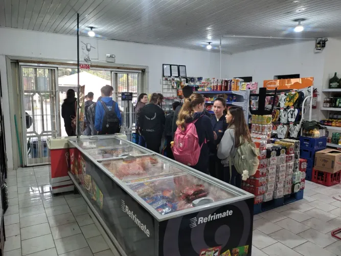 Vende-se Mini mercado