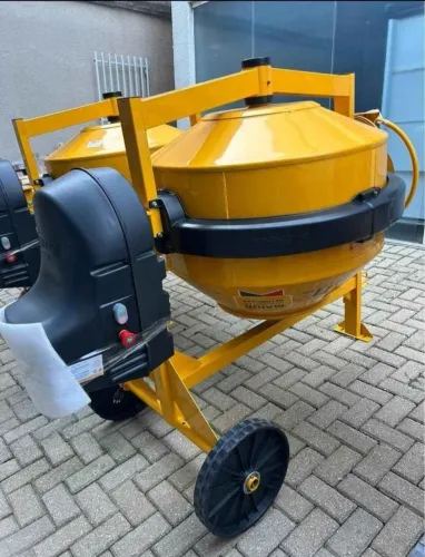Betoneira Menegotti 400l primer - Nova