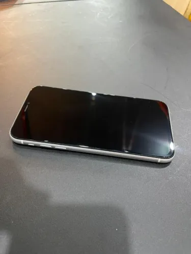 iPhone XR 64 GB 800,00