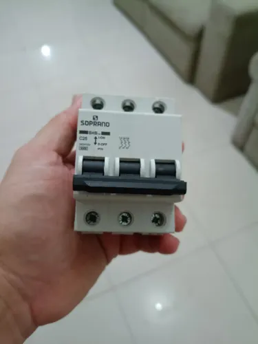 Disjuntor Tripolar 25A
