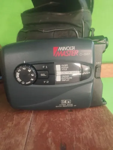 Filmadora Master Minolta C-561
