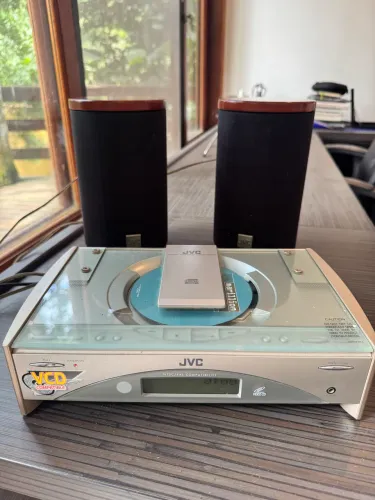 Micro System JVC FS-SD98V , com caixas de som em madeira , funcionando perfeitamente 